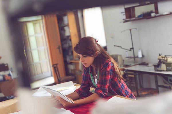 Quels sont les principes à respecter pour le design d'une interface utilisateur de jeu de stratégie ?